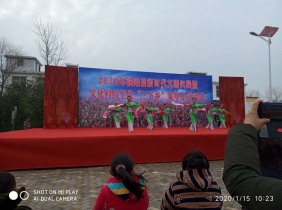 宏铭服饰积极参与文科卫三下乡献温暖活动
