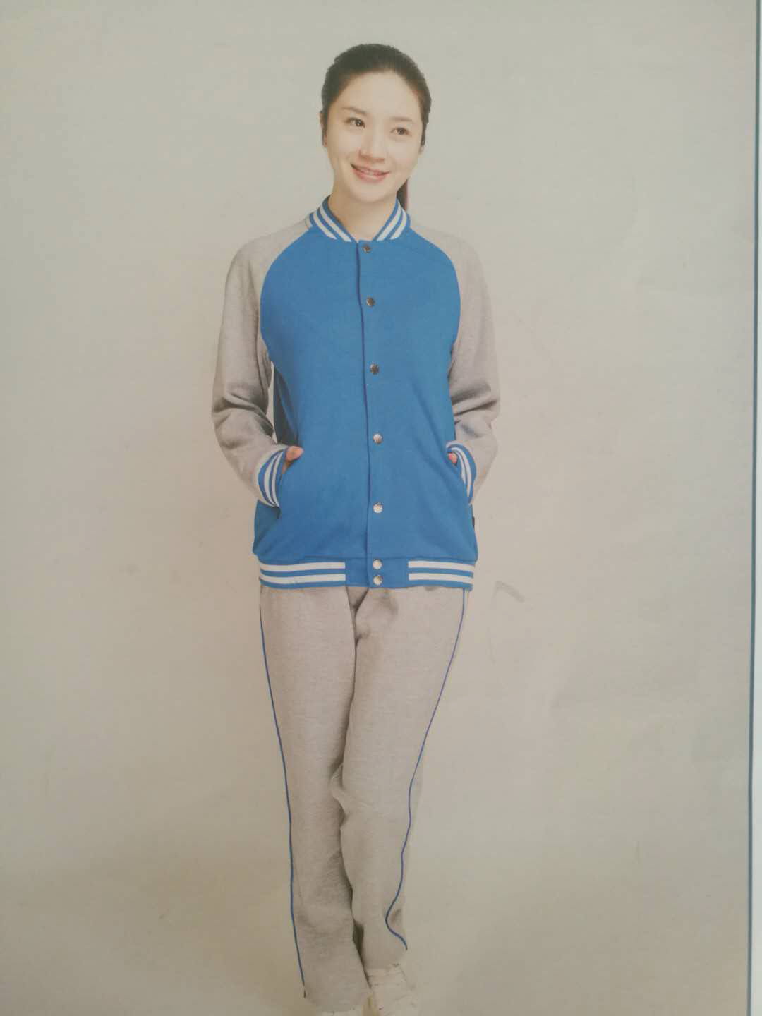 春秋季女式休闲服
