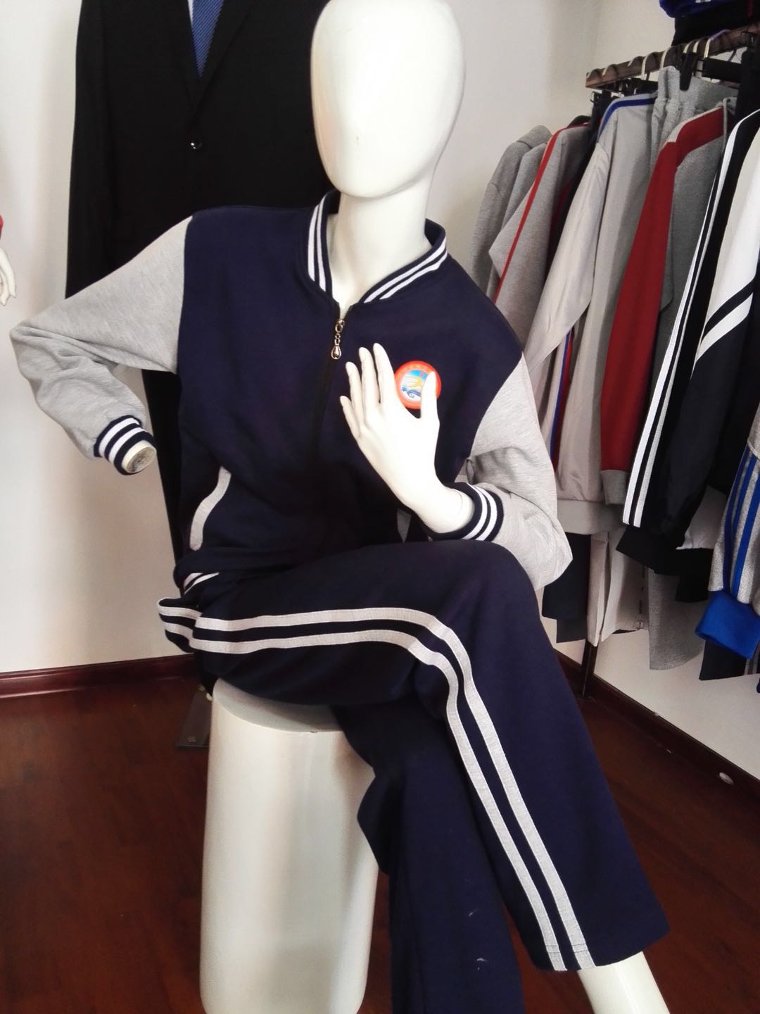 春秋季男女式休闲服