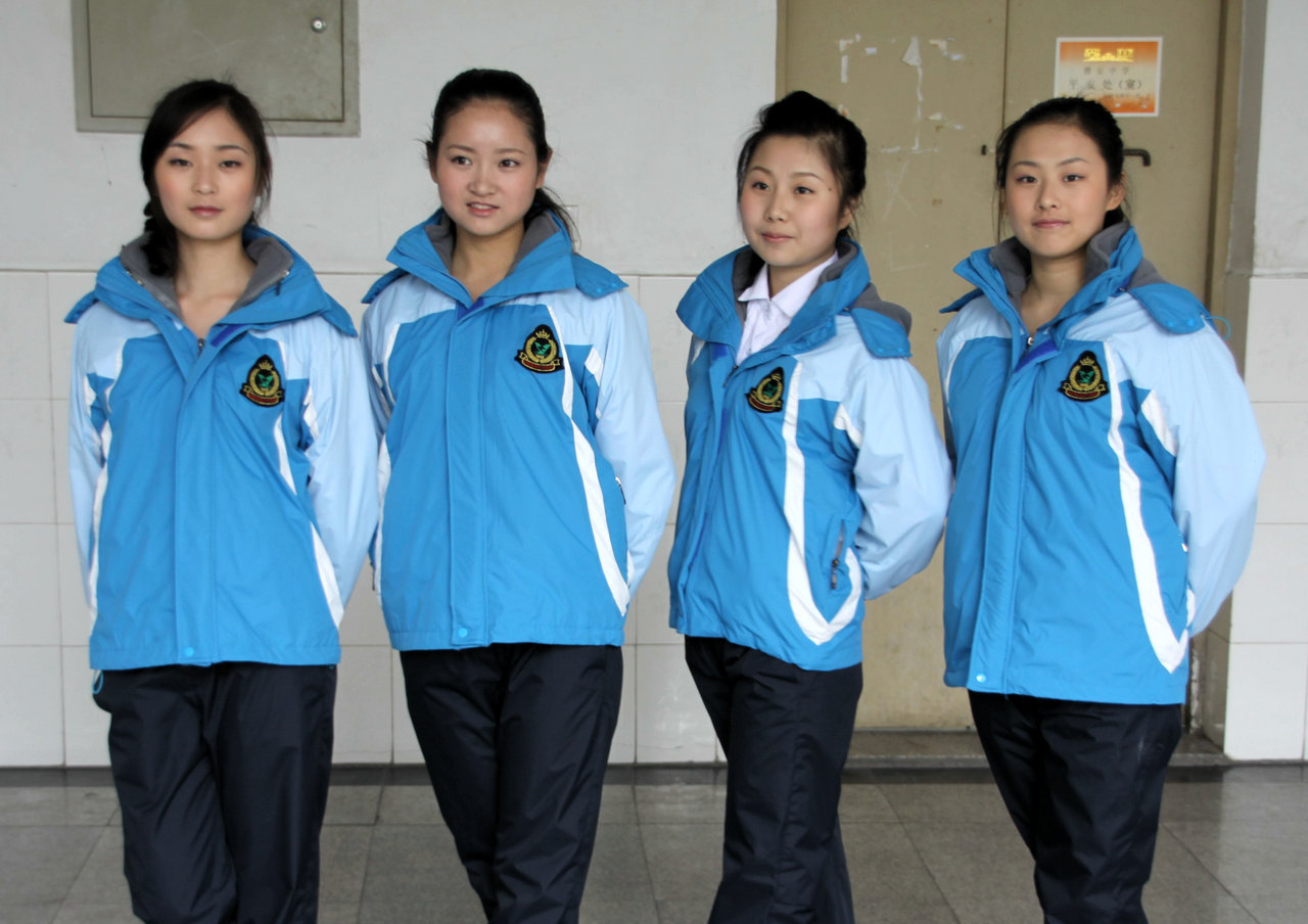 中小学校服亟待与时俱进